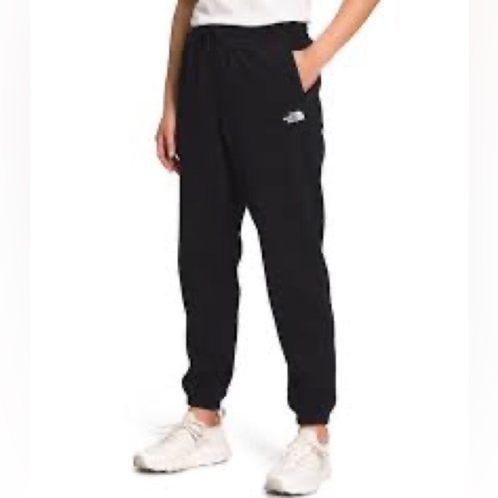 The North Face NWT black fleece jogger sweatpants❤️🍂⛄️